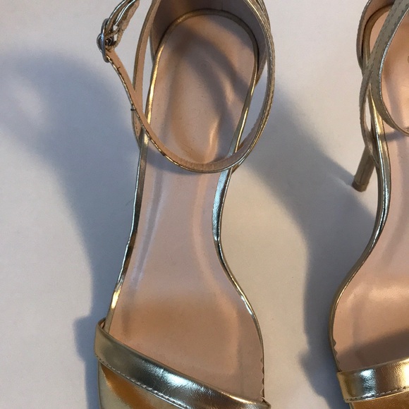 Lulus gold heels - Picture 5 of 6